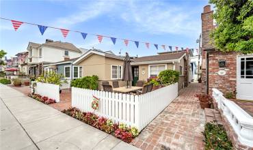 123 Opal Ave 1/2, Newport Beach, California 92662, 2 Bedrooms Bedrooms, ,1 BathroomBathrooms,Residential Lease,Rent,123 Opal Ave 1/2,PW24184421