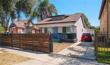 8034 Crockett Boulevard, Los Angeles, California 90001, 4 Bedrooms Bedrooms, ,3 BathroomsBathrooms,Residential Income,Buy,8034 Crockett Boulevard,DW24184498