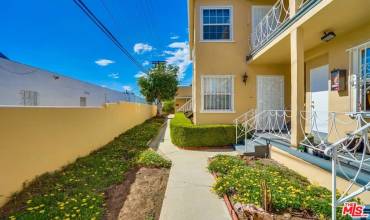 1257 S Crescent Heights Blvd, Los Angeles, California 90035, 2 Bedrooms Bedrooms, ,1 BathroomBathrooms,Residential Lease,Rent,1257 S Crescent Heights Blvd,24436193