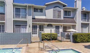 7430 Corbin Avenue 23, Reseda, California 91335, 2 Bedrooms Bedrooms, ,1 BathroomBathrooms,Residential,Buy,7430 Corbin Avenue 23,SR24184702