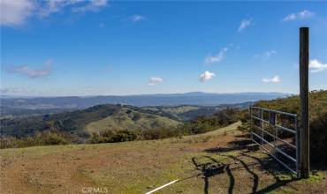 Welcome to 13730 Falcon Rd! Come build your dream home with million dollar views!