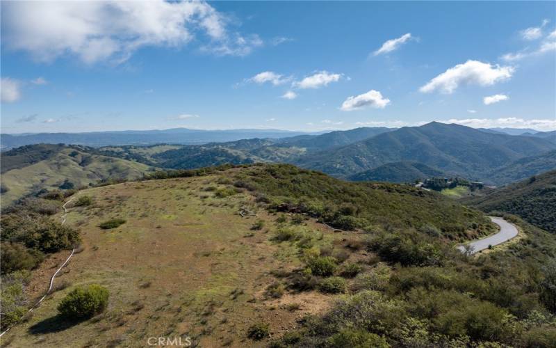 Idyllic spot to build a home and drink in the views.