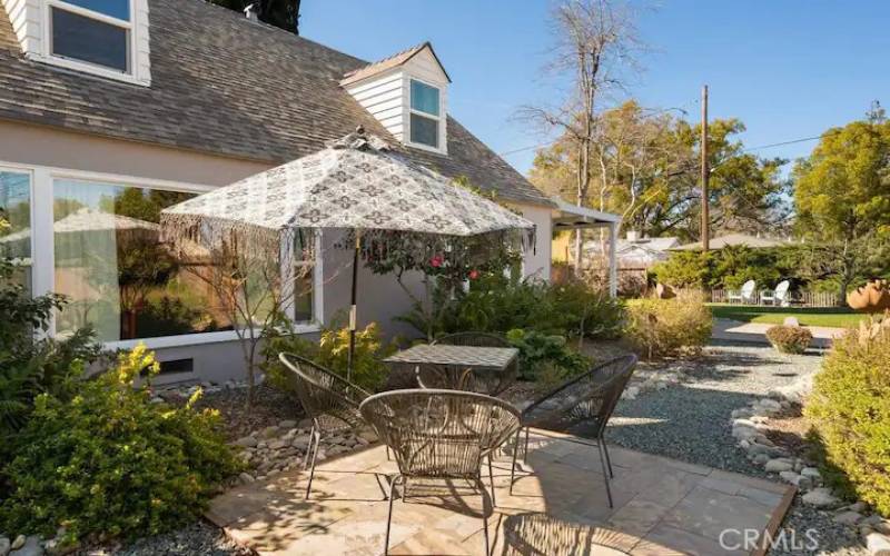 Nice side yard patio and can be viewed out of the living room window.