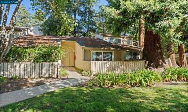 2708 Oak Rd 9, Walnut Creek, California 94597, 1 Bedroom Bedrooms, ,1 BathroomBathrooms,Residential,Buy,2708 Oak Rd 9,41072146