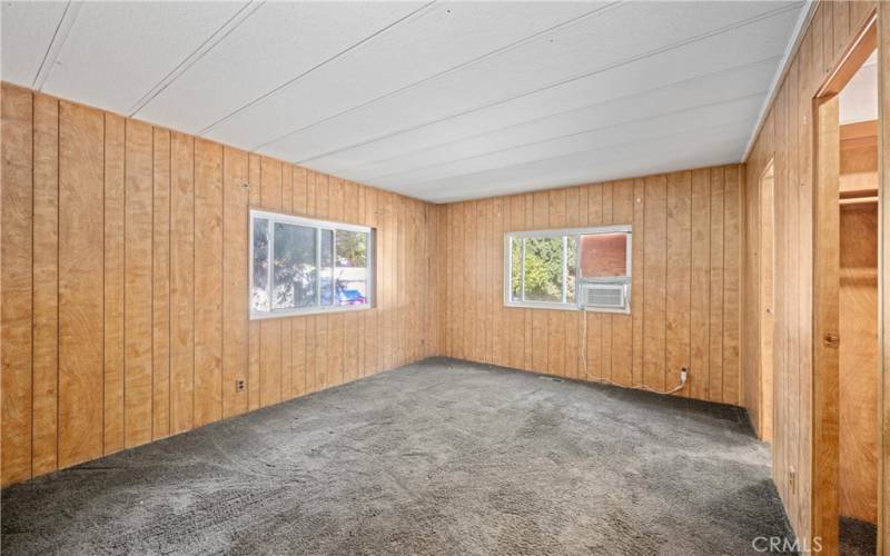 Primary Bedroom w/ Walk-In Closet & Ensuite Bathroom!