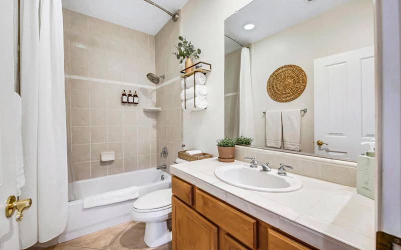 33 BATHROOM MLS