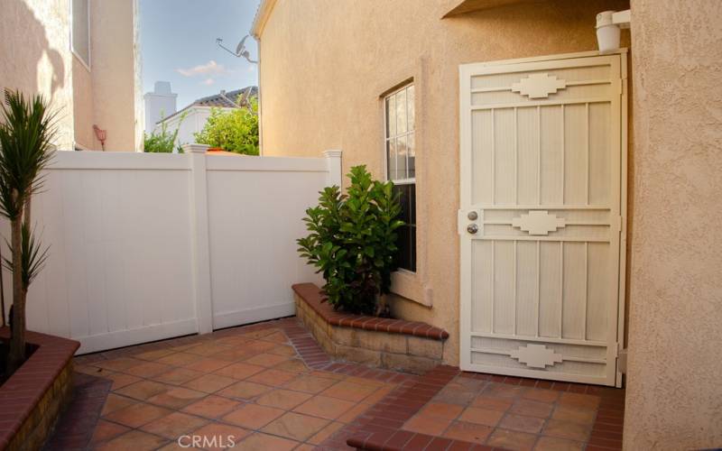 Security screen door