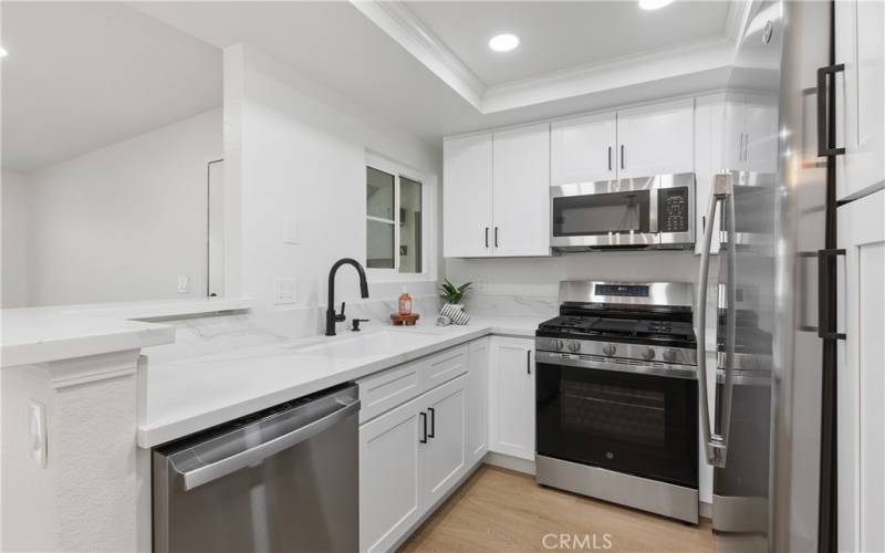 New Kitchen, new appliances, lighting