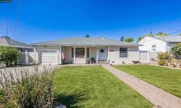 22237 Queen St, Castro Valley, California 94546, 4 Bedrooms Bedrooms, ,3 BathroomsBathrooms,Residential,Buy,22237 Queen St,41072194