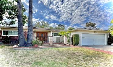 10039 Gaviota Avenue, North Hills, California 91343, 4 Bedrooms Bedrooms, ,3 BathroomsBathrooms,Residential,Buy,10039 Gaviota Avenue,SR24183429