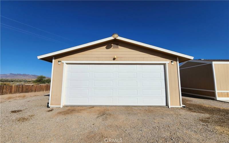 Detached garage