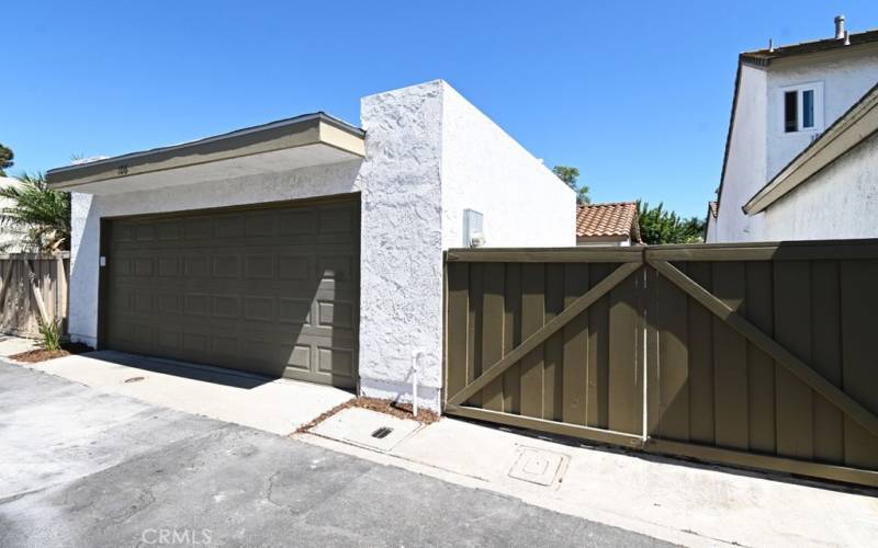 2 CAR GARAGE AND GATE TO SIDE YARD