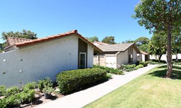 GREAT CURB APPEAL