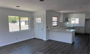 2458 A Chestnut Avenue, Long Beach, California 90806, 2 Bedrooms Bedrooms, ,1 BathroomBathrooms,Residential Lease,Rent,2458 A Chestnut Avenue,DW24185290