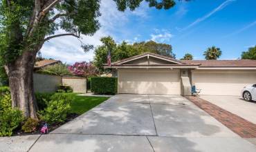 25925 Pueblo Drive, Valencia, California 91355, 2 Bedrooms Bedrooms, ,2 BathroomsBathrooms,Residential,Buy,25925 Pueblo Drive,SR24185285