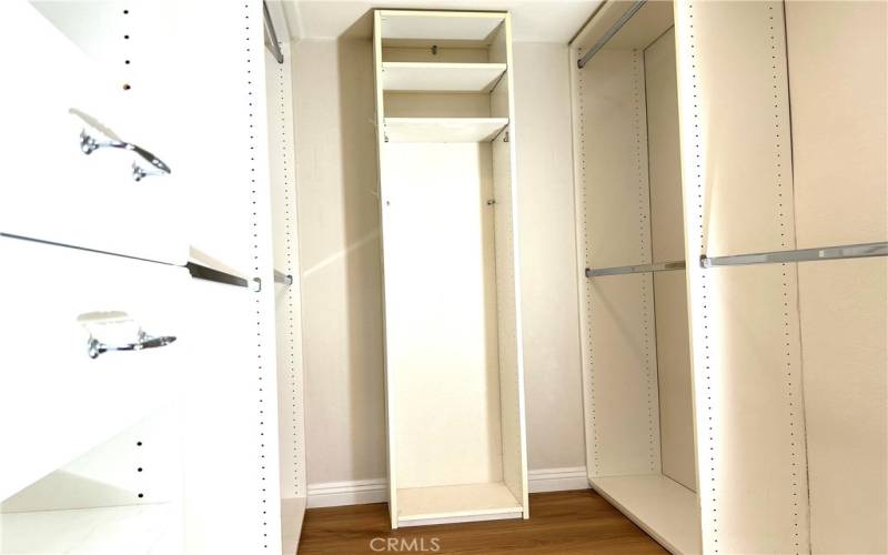 Walking Closet