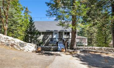 28679 Shenandoah Drive, Lake Arrowhead, California 92352, 3 Bedrooms Bedrooms, ,2 BathroomsBathrooms,Residential,Buy,28679 Shenandoah Drive,SR24185381