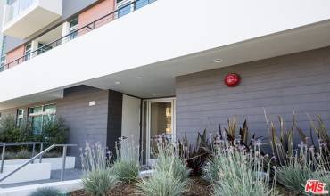 938 S Orange Grove Avenue 205, Los Angeles, California 90036, 2 Bedrooms Bedrooms, ,2 BathroomsBathrooms,Residential Lease,Rent,938 S Orange Grove Avenue 205,24436677