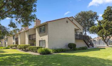 7702 Caminito Tingo 204, Carlsbad, California 92009, 2 Bedrooms Bedrooms, ,2 BathroomsBathrooms,Residential,Buy,7702 Caminito Tingo 204,PTP2405434