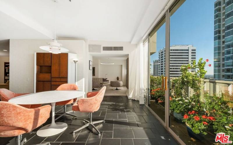 Enclosed Terrace/Dining Room