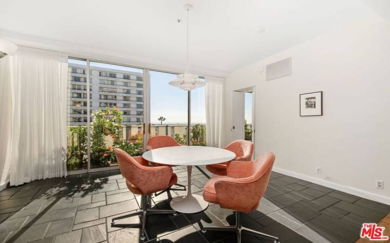 Enclosed Terrace/Dining Room