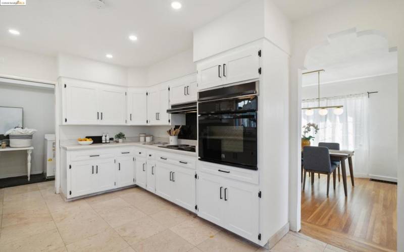 Kitchen w/Wall Oven