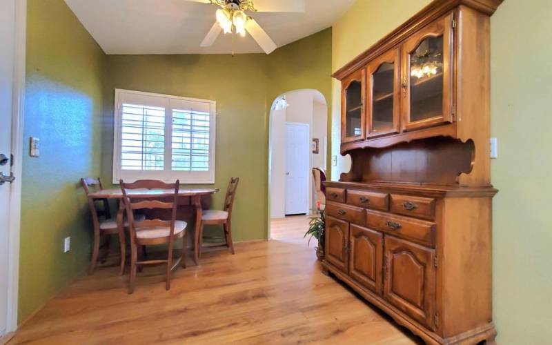 Kitchen breakfast area