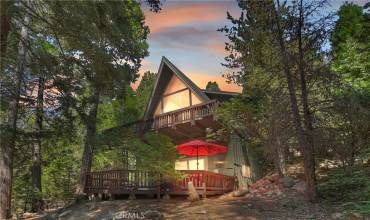 27488 Cedarwood Court, Lake Arrowhead, California 92352, 3 Bedrooms Bedrooms, ,3 BathroomsBathrooms,Residential,Buy,27488 Cedarwood Court,EV24185653