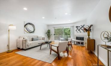 10960 Ashton Avenue 108, Los Angeles, California 90024, 2 Bedrooms Bedrooms, ,2 BathroomsBathrooms,Residential,Buy,10960 Ashton Avenue 108,OC24185554