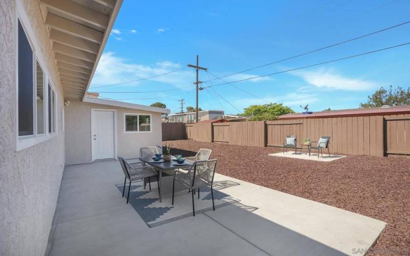 Brand New Concrete Slab to enjoy outdoor Dining!