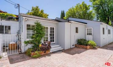 416 1/2 NORWICH Drive, West Hollywood, California 90048, 1 Bedroom Bedrooms, ,1 BathroomBathrooms,Residential Lease,Rent,416 1/2 NORWICH Drive,24436961