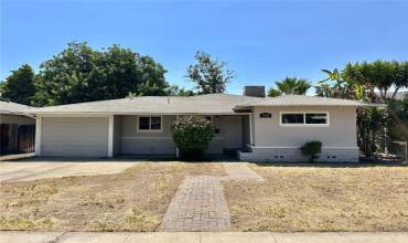 1950 E Simpson Avenue, Fresno, California 93703, 2 Bedrooms Bedrooms, ,1 BathroomBathrooms,Residential,Buy,1950 E Simpson Avenue,FR24185624