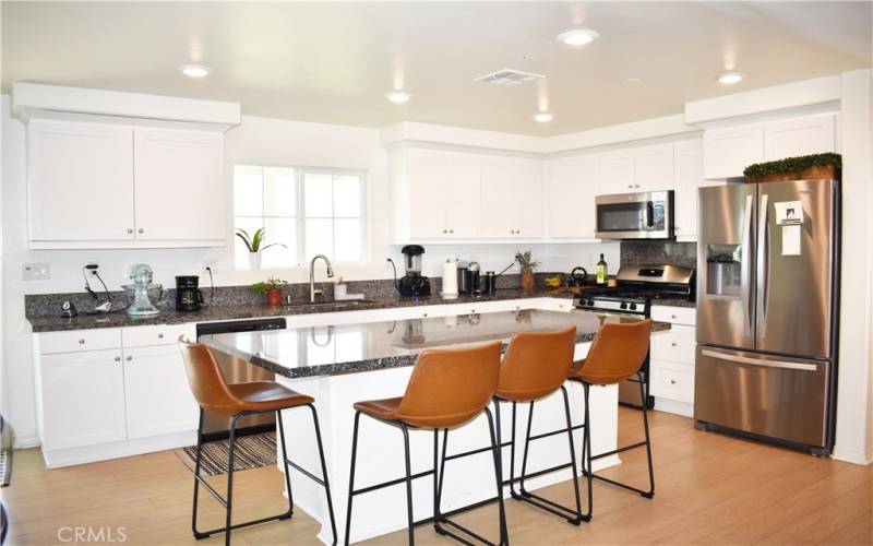 Kitchen with large island