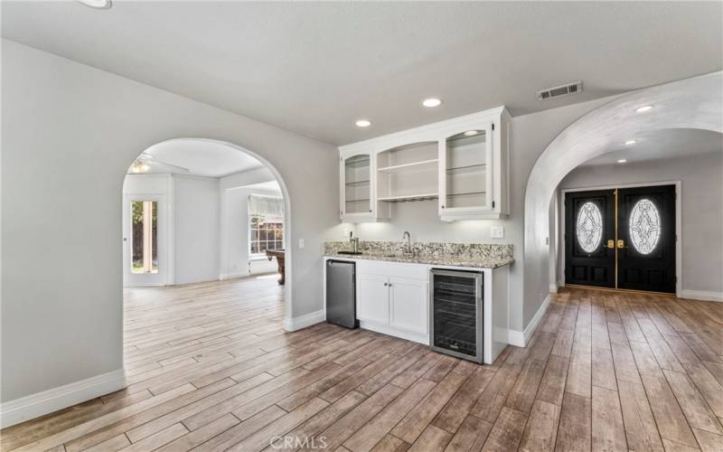 wet bar, wine fridge, keg fridge