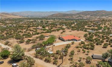 6324 Quail Road, Agua Dulce, California 91390, 4 Bedrooms Bedrooms, ,3 BathroomsBathrooms,Residential,Buy,6324 Quail Road,SR24168946