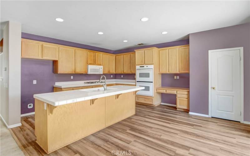 Kitchen/ Island Bar with Seating