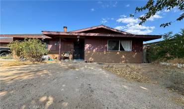 7637 Cherokee Trail, Yucca Valley, California 92284, 2 Bedrooms Bedrooms, ,2 BathroomsBathrooms,Residential,Buy,7637 Cherokee Trail,JT24186169