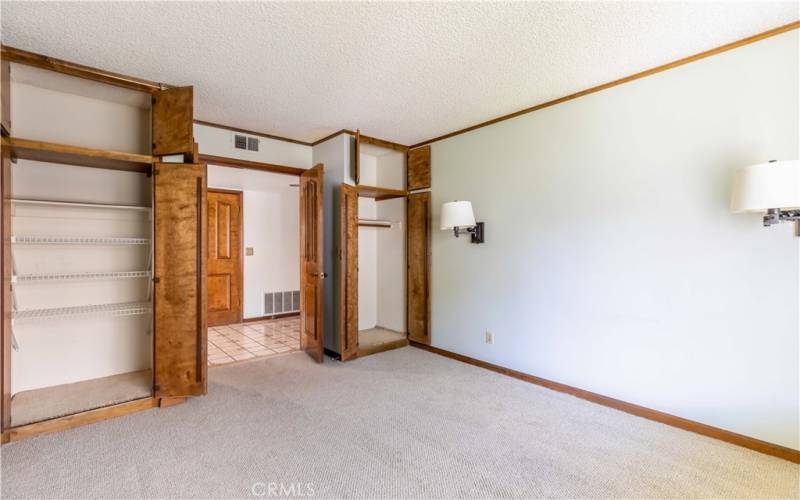 closets in bedroom 2