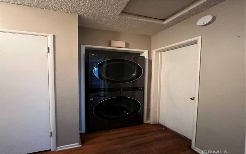 Washer, Dryer hookups  in the hallway inside.