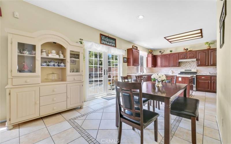 Kitchen dining area