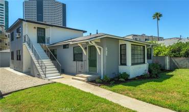 3812 W Heffron Drive A, Burbank, California 91505, 2 Bedrooms Bedrooms, ,1 BathroomBathrooms,Residential Lease,Rent,3812 W Heffron Drive A,BB24187375