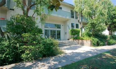 3649 Glendon Avenue 204, Los Angeles, California 90034, 1 Bedroom Bedrooms, ,1 BathroomBathrooms,Residential,Buy,3649 Glendon Avenue 204,PW24187752