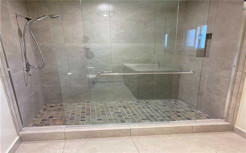 Custom Travertine Enclosed Shower