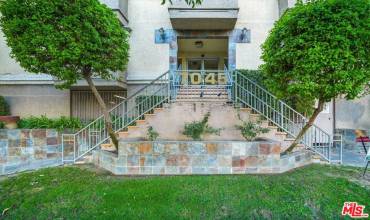 7045 Woodley Avenue 111, Van Nuys, California 91406, 2 Bedrooms Bedrooms, ,2 BathroomsBathrooms,Residential Lease,Rent,7045 Woodley Avenue 111,24437829