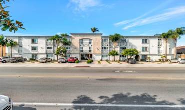 1030 Robinson Ave 204, San Diego, California 92103, 1 Bedroom Bedrooms, ,1 BathroomBathrooms,Residential,Buy,1030 Robinson Ave 204,240021427SD