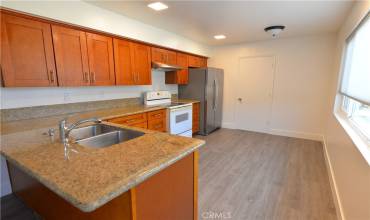 102 Avenida San Dimas B