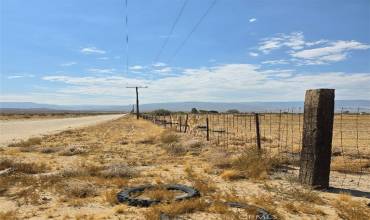 10252 Santa Fe Road, Lucerne Valley, California 92356, ,Land,Buy,10252 Santa Fe Road,IV24182187