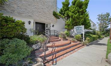 415 S Prospect Avenue 219, Redondo Beach, California 90277, 2 Bedrooms Bedrooms, ,2 BathroomsBathrooms,Residential Lease,Rent,415 S Prospect Avenue 219,SB24188427