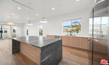 1907 S Corning Street 2/2, Los Angeles, California 90034, 5 Bedrooms Bedrooms, ,4 BathroomsBathrooms,Residential Lease,Rent,1907 S Corning Street 2/2,24438195