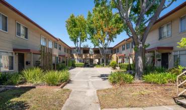 1561 Marina Court A, San Mateo, California 94403, 2 Bedrooms Bedrooms, ,1 BathroomBathrooms,Residential Lease,Rent,1561 Marina Court A,ML81979867